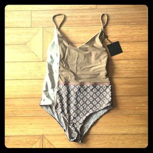 BRAND NEW ACACIA TOFINO ONEPIECE XL